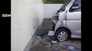 70代男性が運転する軽自動車が壁に激突し大破・タイヤもパンク＿ガソリンスタンドに入ろうとして、縁石に乗り上げてアクセル踏み込み、暴走か＜北海道千歳市＞