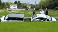 車2台が用水路に転落　2人がけが＜福島県郡山市＞