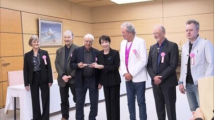 高市総理「憧れのバンド」　ディープ・パープルと面会「夫とケンカしたら（ドラムで）「バーン」をたたいて呪いをかけています」