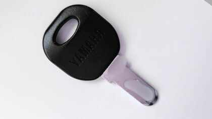 自転車の鍵「1台に1個」ではなかった！盗難対策は“盗むのが面倒にする”自転車にカバー・固定物とロック