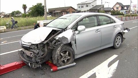 複数の車が絡む事故で6人けが　群馬・館林市