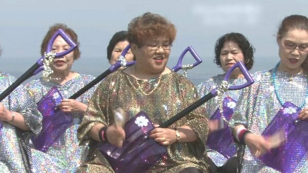 ユニークなスコップ三味線が再登場！