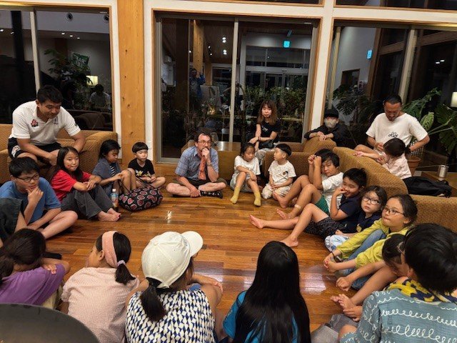 合宿では夕食後皆で振り返りを行った