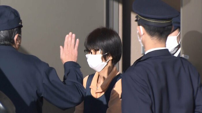 逮捕された桜井みどり容疑者(49)(31日 栃木・那須烏山署)