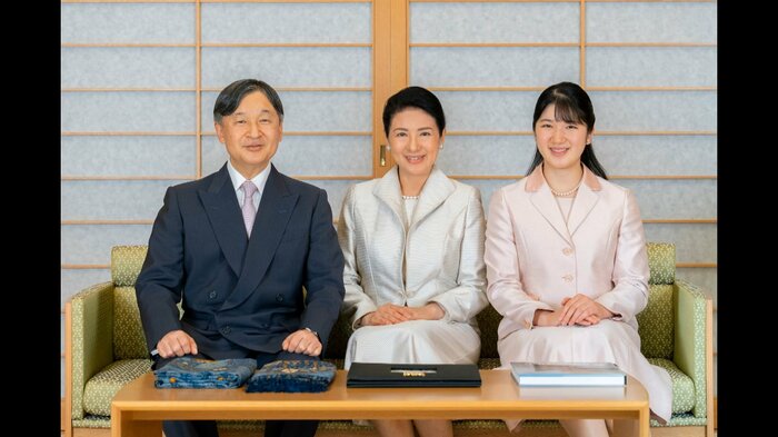 宮内庁提供