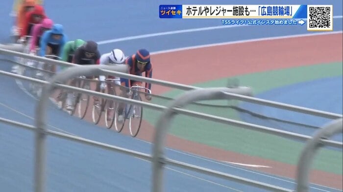 レース前の走行デモンストレーション