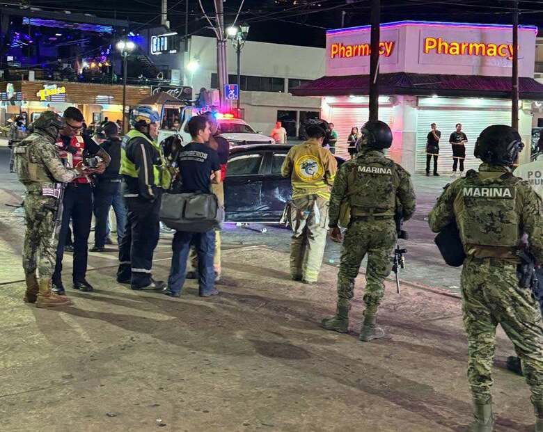 メキシコでW杯勝利祝う群衆に車突っ込む　17人けが　運転手拘束｜FNNプライムオンライン