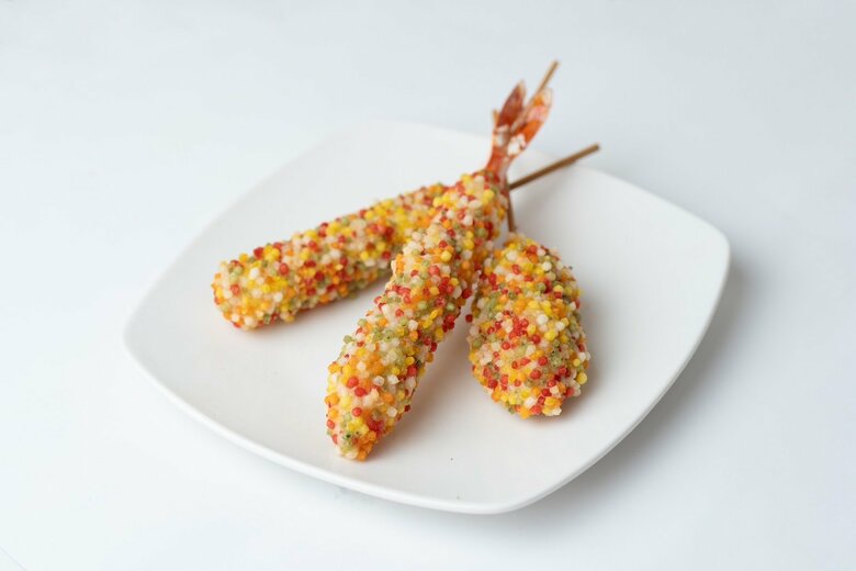 “華串カツ”はカラフルなあられを…愛知県犬山市『クシカツ となまる』名物“味噌串”の味噌は店独自の調合｜FNNプライムオンライン