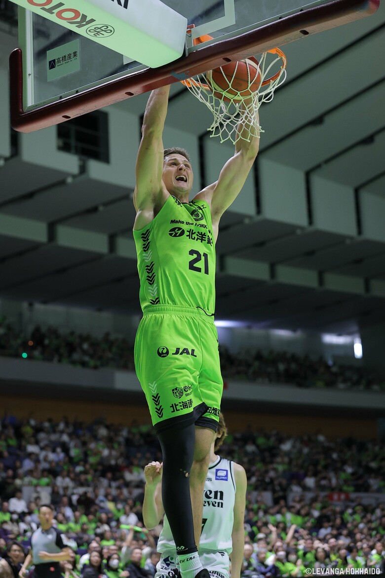 【レバンガ北海道】ホームで仙台に勝利し連勝！富永チーム最多22得点…クラーク＆ハーラーがダブルダブル達成｜FNNプライムオンライン