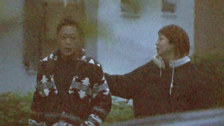 小椋亮容疑者（44）と岡安唯容疑者（38）“男性の遺体を埋めた”一時同居の行方不明男性か　神奈川・茅ヶ崎市｜FNNプライムオンライン