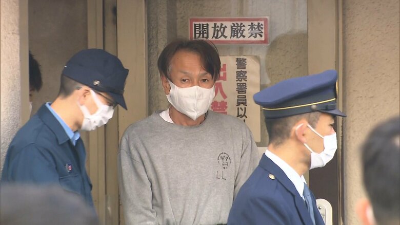 逮捕された岩本正道容疑者(55)(7日午前 戸部署)
