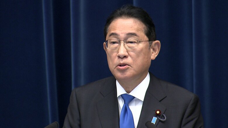 岸田首相の記者会見の様子（14日午前）