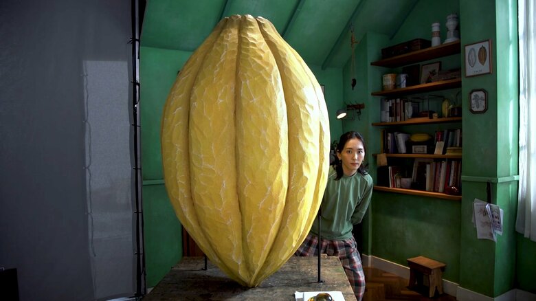 新垣結衣さんが特大カカオからひょっこり