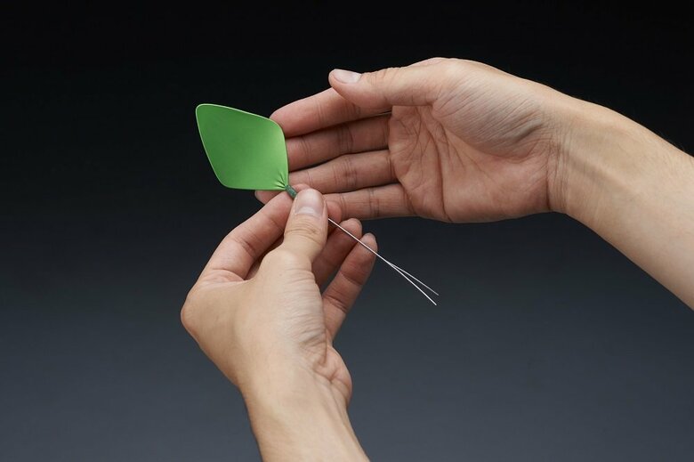 制作工程6　中の針金を使って形作る