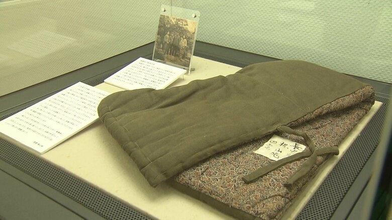 資料展に展示されている防空頭巾