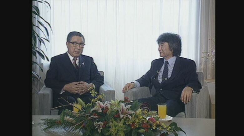 左は吉村午良知事（1992年）