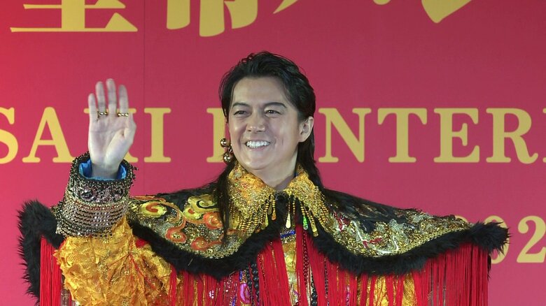 特注品の衣装は「このままご飯食べに行ける」