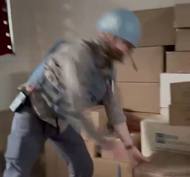 ガザ北部のUNRWA避難所に医薬品を搬入(1月2日)