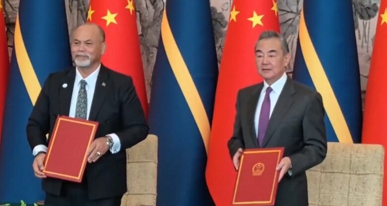 中国とナウル共和国による国交樹立の署名式