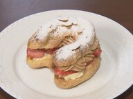 今年の干支・午を堪能…乗馬クラブの隣にある隠れ家的カフェ 1月限定で“馬蹄”の形をしたシュークリーム登場