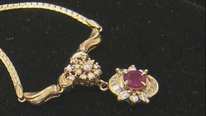 ネックレスが20万円！金の価値が前年比1.7倍で史上最高値を更新　使わなくなったアクセサリーに驚きの査定額がついた！