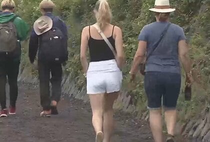 “軽装”のまま遭難　外国人が富士山に「弾丸登山」　Tシャツやスニーカーで食料持たず…トラブル相次ぐ