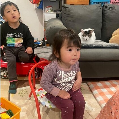 面接のお手本みたい！兄弟の日常を捉えた1枚が“座る姿勢で印象が違うの図”に…普段の性格が出ていたのか母親に聞いた