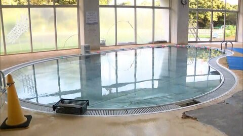 「赤ちゃんがプールに沈んでいる」利用者から監視員に報告　家族4人で訪れた1歳児溺れ一時意識不明　静岡・湖西市