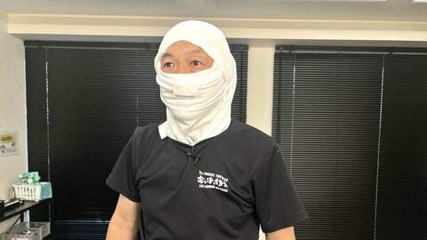 緊急時はTシャツやパーカーが大活躍！粉塵や煙から顔を守るマスクや、足を保護する靴に。覚えておきたい衣類の活用法