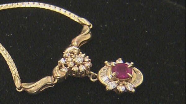 ネックレスが20万円！金の価値が前年比1.7倍で史上最高値を更新 使わ