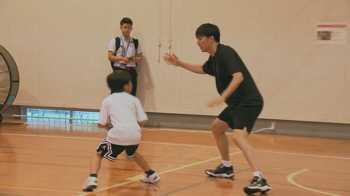 実戦さながらの練習　山下コーチが熱心に指導