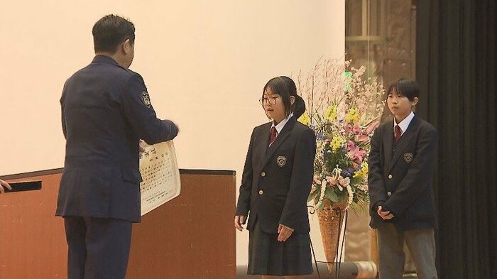 中学生の吉野暖さん・伊藤未亜さんに感謝状