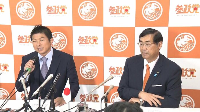 会見を行う神谷氏(左)と松田氏(右)
