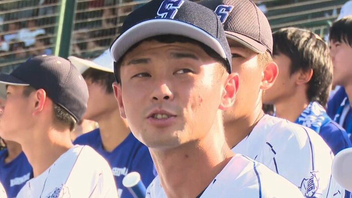 スタンドから声援を送った長坂コーチ