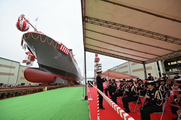 進水式が行われた新型護衛艦「くまの」=岡山・玉野市の三井E&S造船玉野艦船工場(海上自衛隊提供)