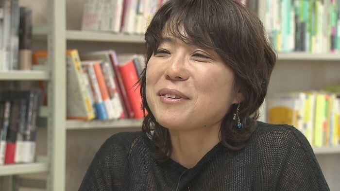 インタビューに応じる磯野さん