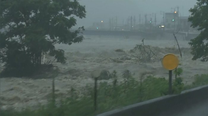 九州、東海、甲信で雨警戒 土砂崩れ、氾濫に注意
