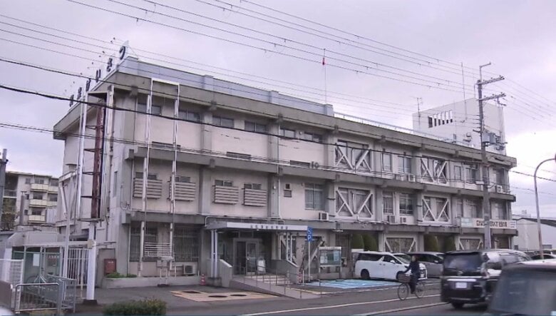 女子高校生の尻を『3日連続』触ったか　大学職員の男逮捕　「電車でお尻もまれ、振り返るとまた同じ男がいた」被害恐れ母親の同行余儀なくされる｜FNNプライムオンライン
