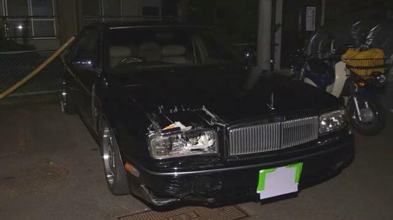 原付挟んだまま約3km逃走か…新聞配達員を車でひき逃げし死亡させた等の疑い 呼気からアルコール検出の34歳男を逮捕｜FNNプライムオンライン