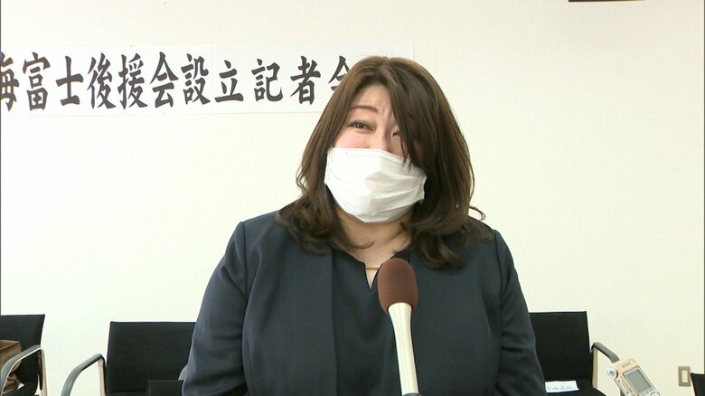 後援会設立を感謝する母・奈緒さん（2022年3月）