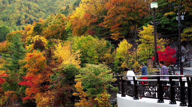 定山渓には紅葉の名所が点在（提供：定山渓観光協会）