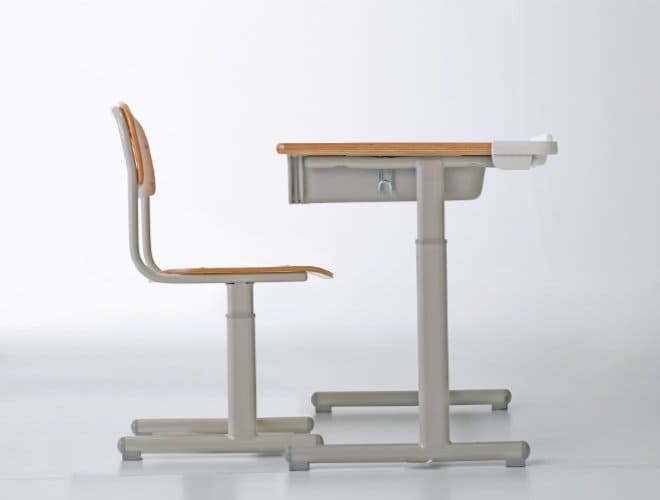 「つくえ＋」（提供：コクヨ株式会社）