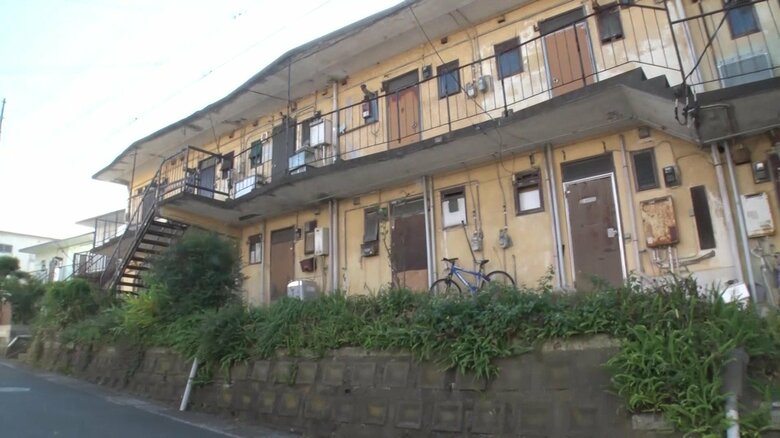 この集合住宅は８割近くが空き家だという。