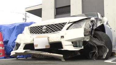 パトカーから逃走した車が空き家に衝突 トルコ国籍の運転手を警察官の胸ぐら掴んだ公務執…