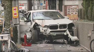 歩道を暴走する高級外車 なぎ倒される自販機 “朝の環七”で飲酒運転の恐怖 東京?杉並區
