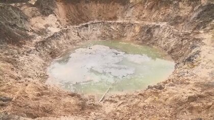 ウクライナ・キーウ近郊に北朝鮮製ミサイル着弾か　現場に直径14mの“巨大クレーター”