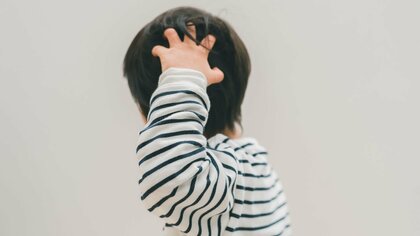 子供の“フケ”の違和感は要注意！もしかしたら「アタマジラミ」の可能性も…見分け方と対策