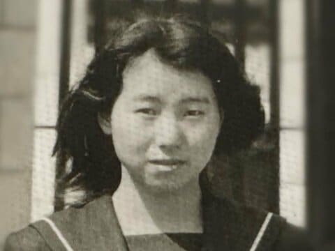 凶器の刃物は自ら持ち込んだか…26年前に32歳女性を殺害した疑いの69歳女 現場での説明も当時の状況と一致