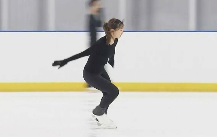 氷上練習をする坂本