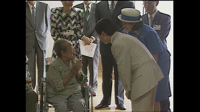 入所者と懇談される皇太子ご夫妻